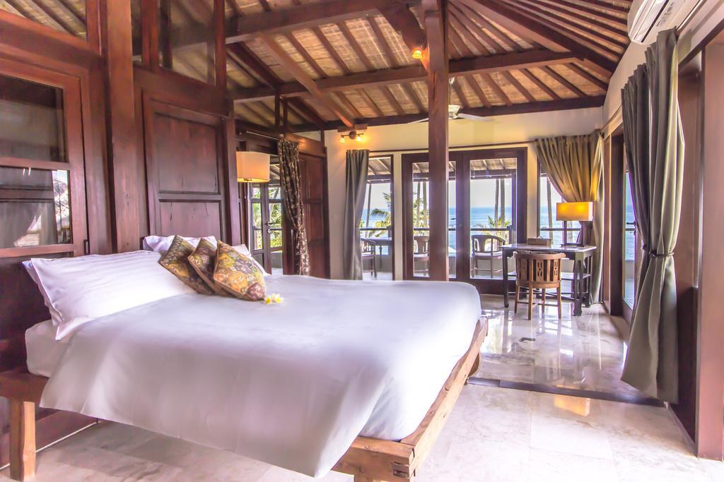 Oceanfront Citakara Sari Villas Candi Dasa  Exterior photo